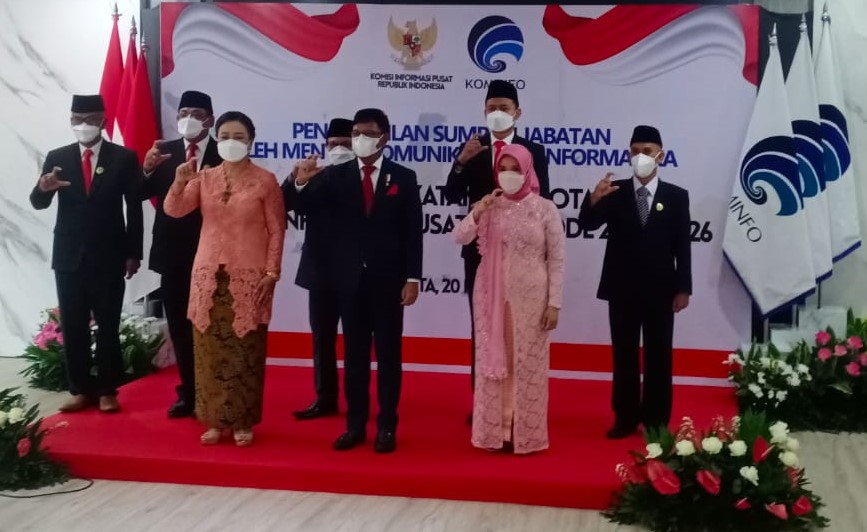 WAKILI PRESIDEN RI, MENKOMINFO MENGAMBIL SUMPAH TUJUH KOMISIONER KOMISI INFORMASI PUSAT  PERIODE 2022-2026