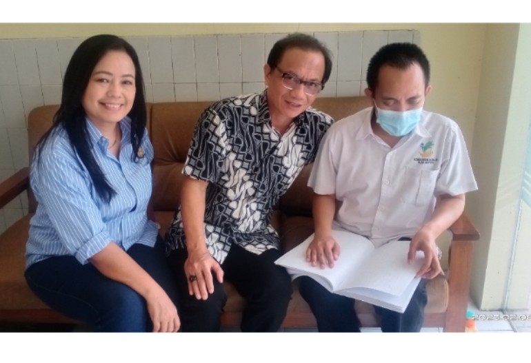Cetak UU KIP dan PP 61 Dalam Huruf braille, KI Pusat Lihat Langsung Prosesnya di Wyata Guna Kemensos RI Bandung